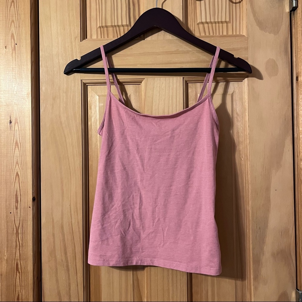 pink tank top